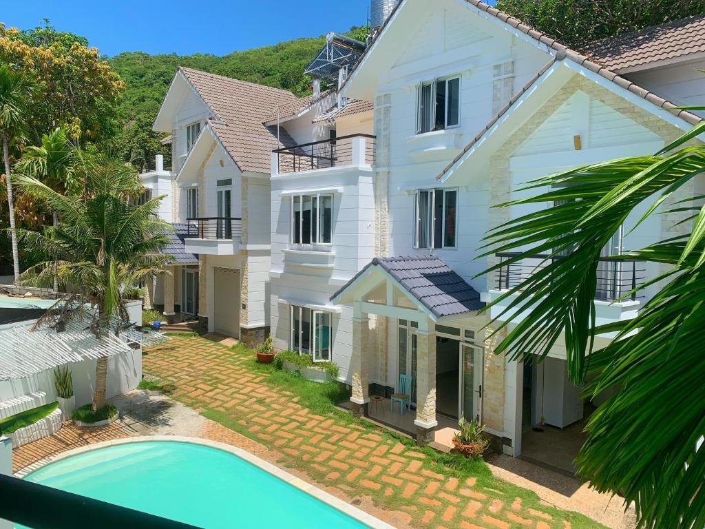The Green Mountain Villa in Vung Tau – 4 Bedrooms