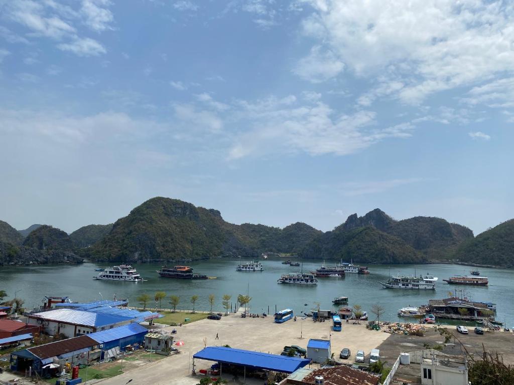 CANH TUYEN SEA VIEW Hotel