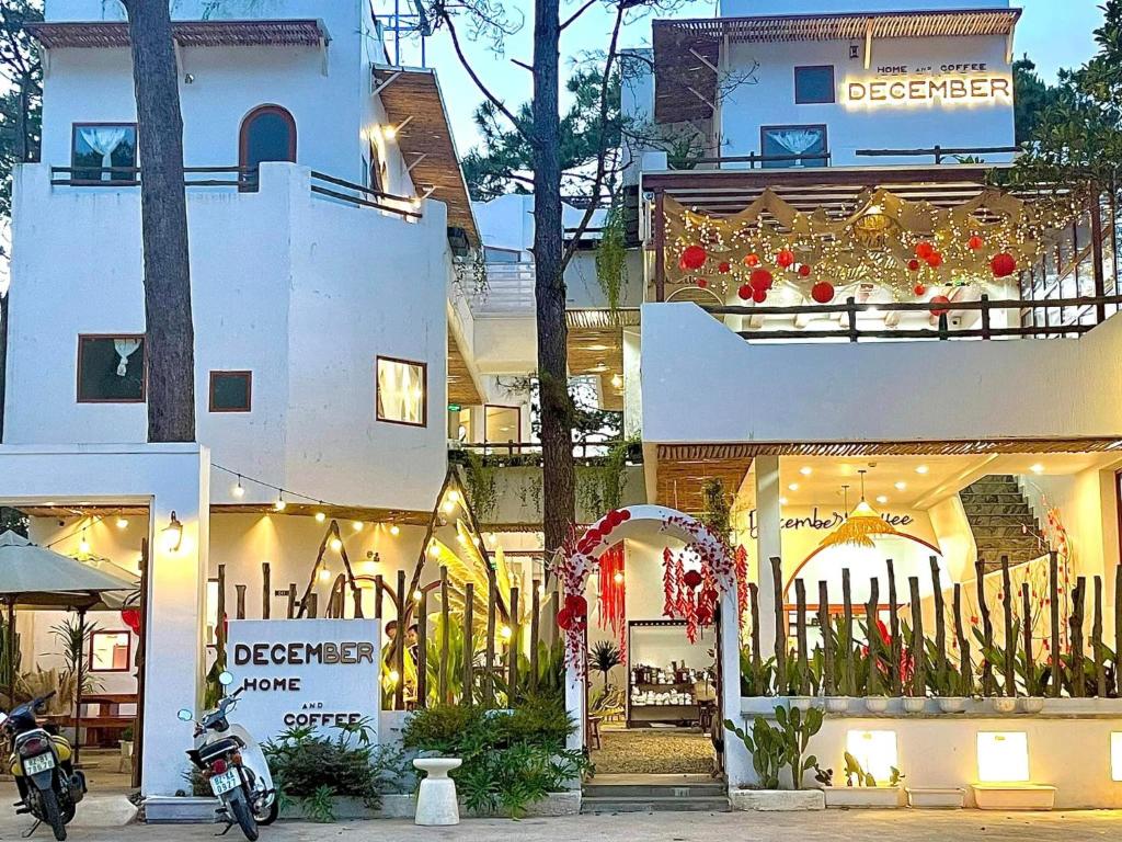 December Homestay & Coffee Măng Đen