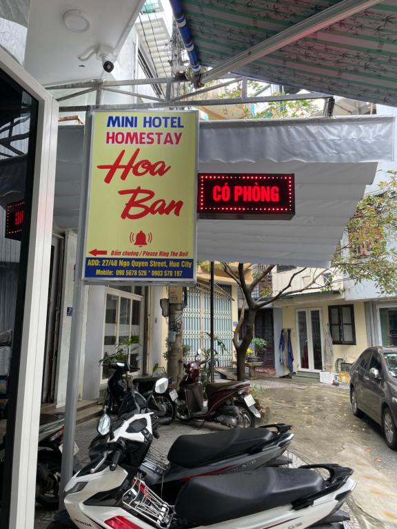 Hoa ban Homestay