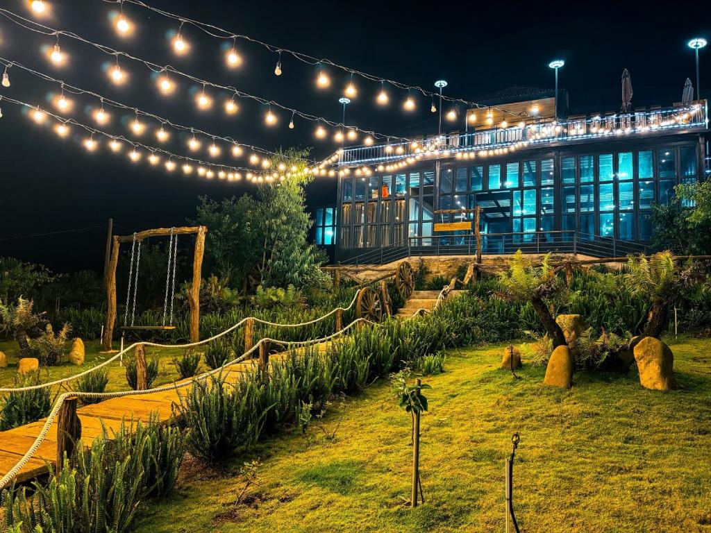 Homestay & Coffee Đồi Xa Phố