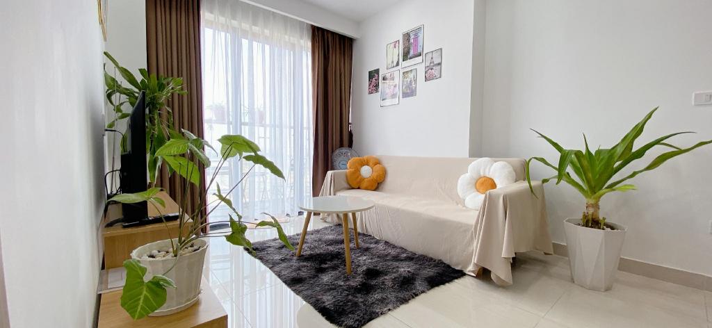 Hue Charm Apartment with Pool and Gym