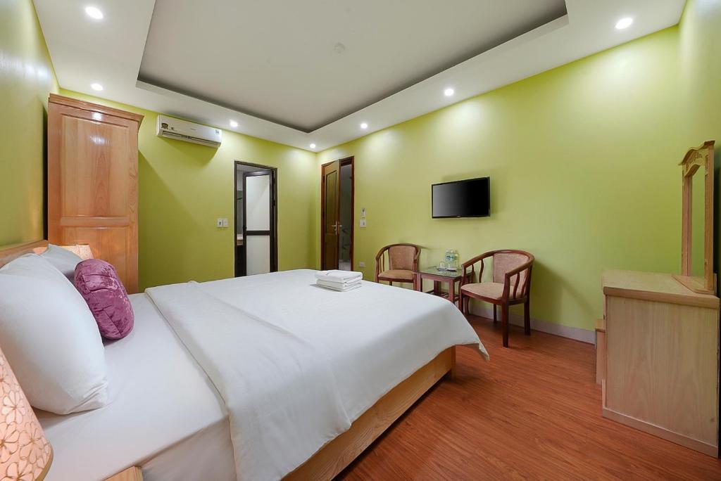 Golden Lotus Airport Hotel & Travel