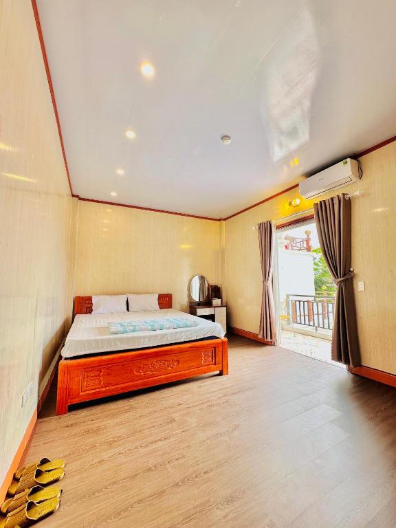 Khách sạn Hoàng Long