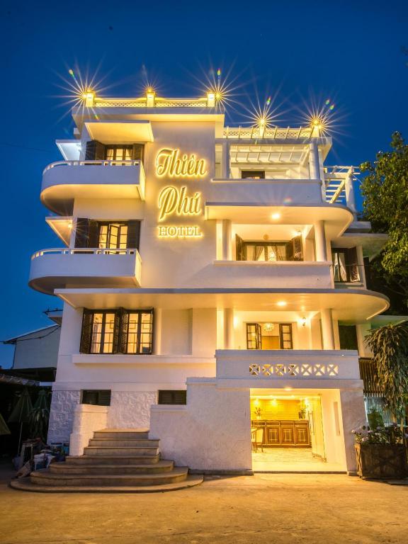 Khách sạn Thiên Phú