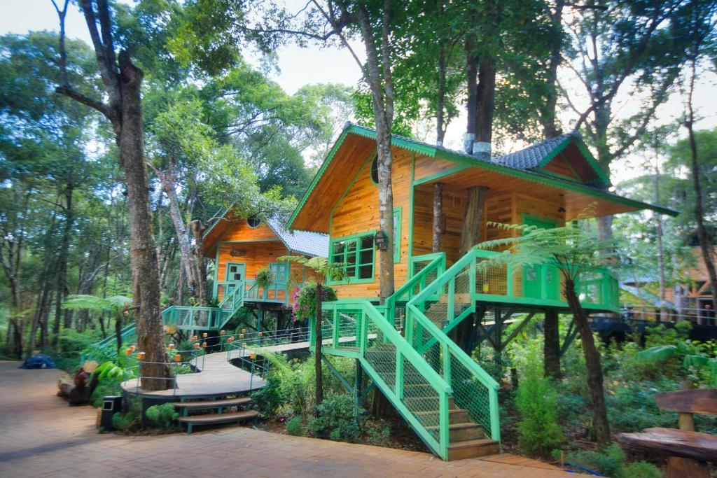 Măng Đen Treehouse Village Resort & Zipline