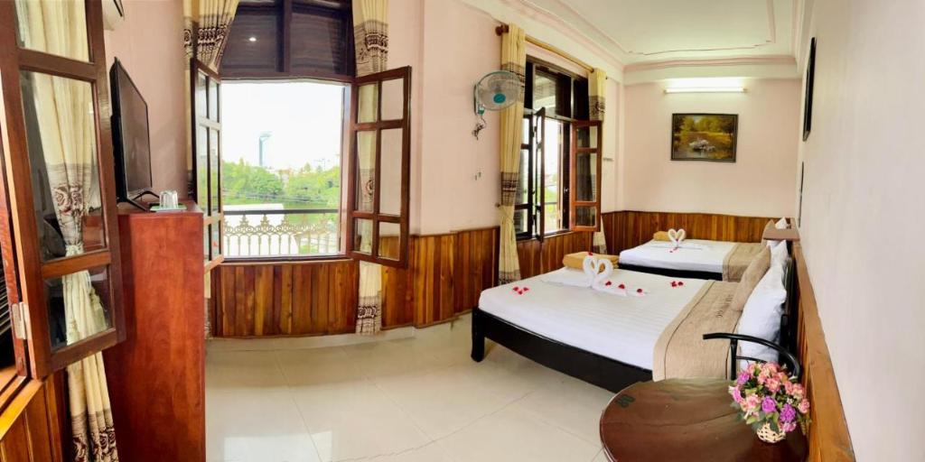 Nam Phuong Riverside Villa