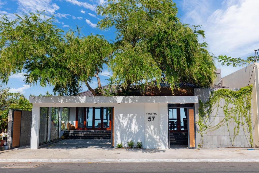 Palm 45 – Luxury villa by the sea – 3 bedrooms