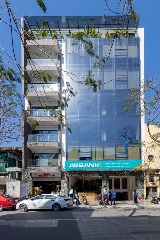 Phong Lan Apartments