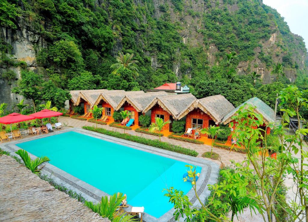 Tam Coc Valley Bungalow