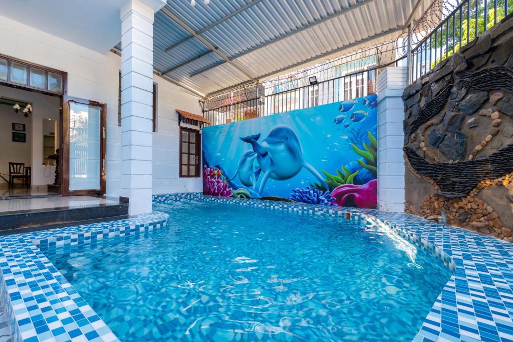 Villa Hồ Bơi 47 – Gần Biển Bãi Sau – Phòng Khách Có Máy Lạnh