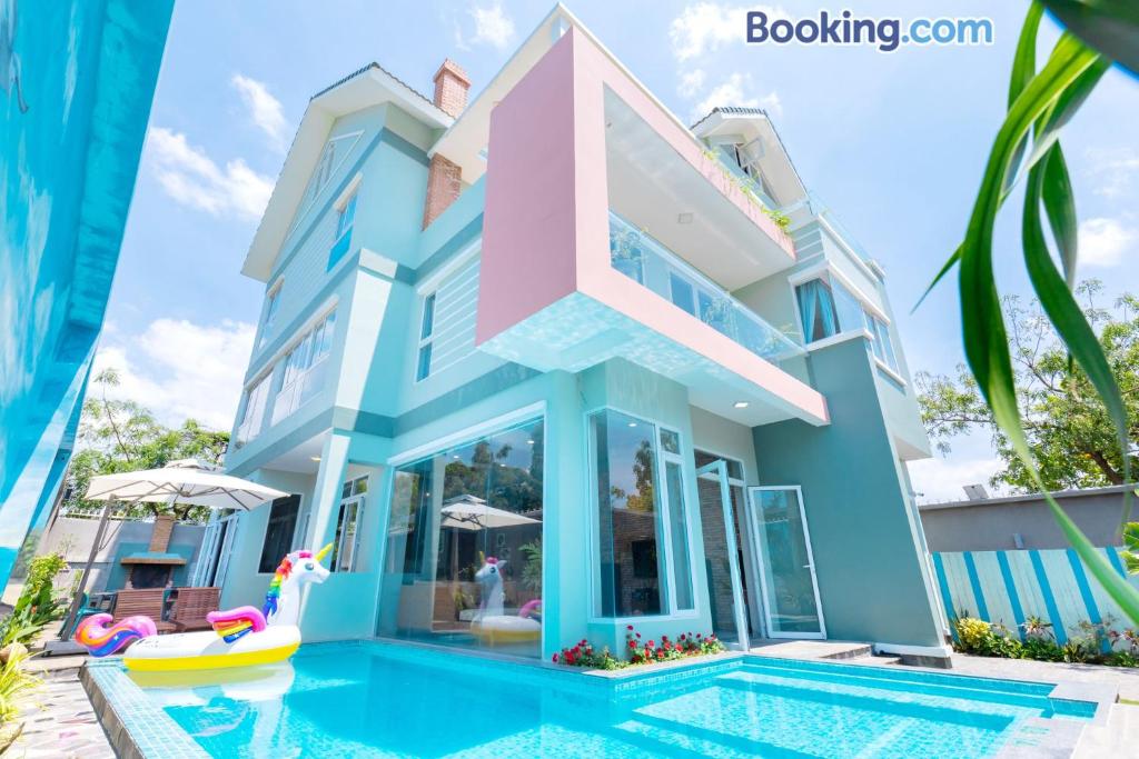 WHITE DAY Villages Gan Bien Long Cung