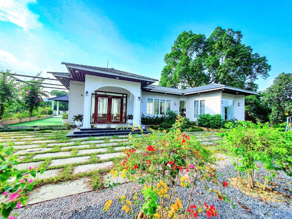 Ben’s house lương sơn hoà bình