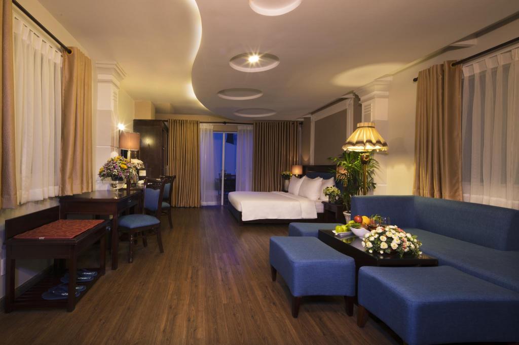 Khách Sạn Roseland Point