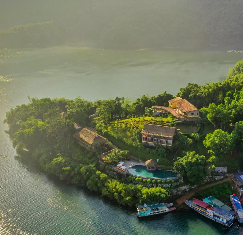 Khu nghỉ dưỡng Mai Châu HideAway Lake
