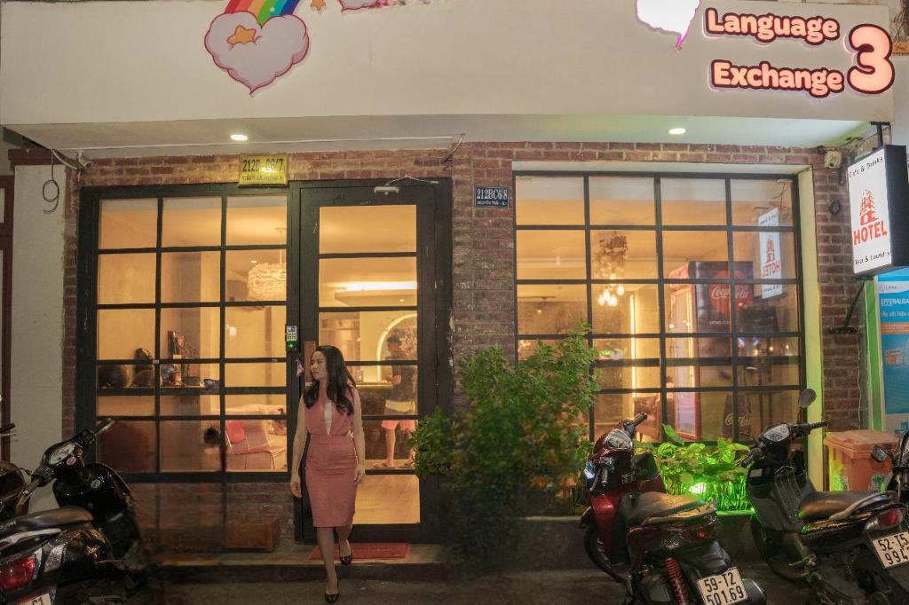 LANGUAGE EXCHANGE HOTEL 3