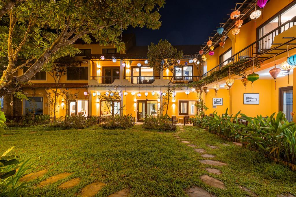 Lương Sơn Retreat