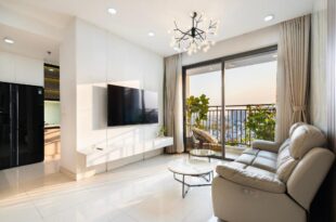 Mark Apartment – Rivergate residence