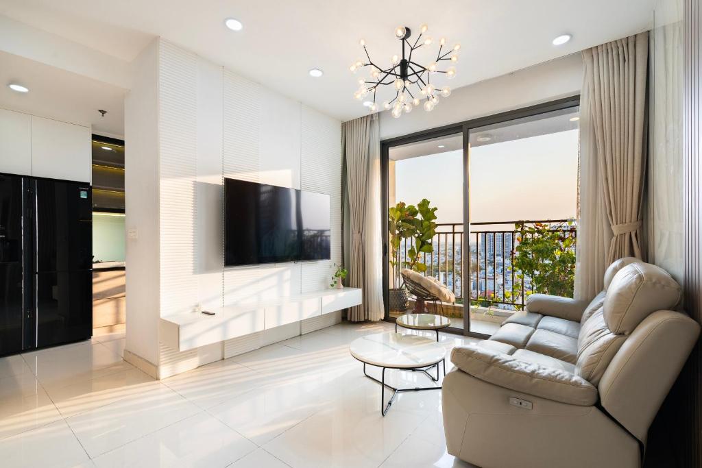 Mark Apartment – Rivergate residence