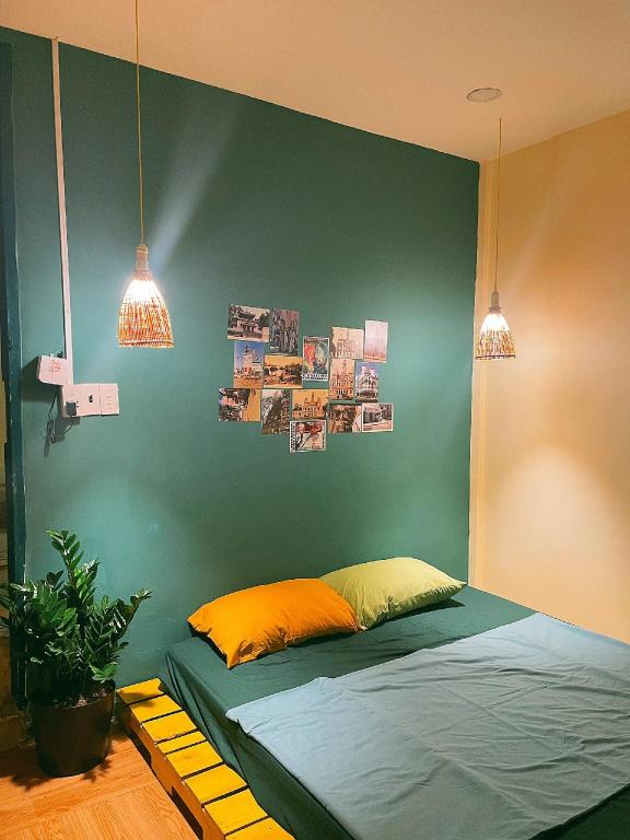 Phòng đơn với ban công nhỏ xinh