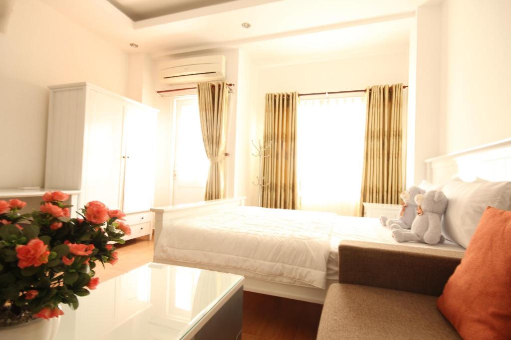 Smiley Apartment 3- 201 Seviced studio Apartment with balcony