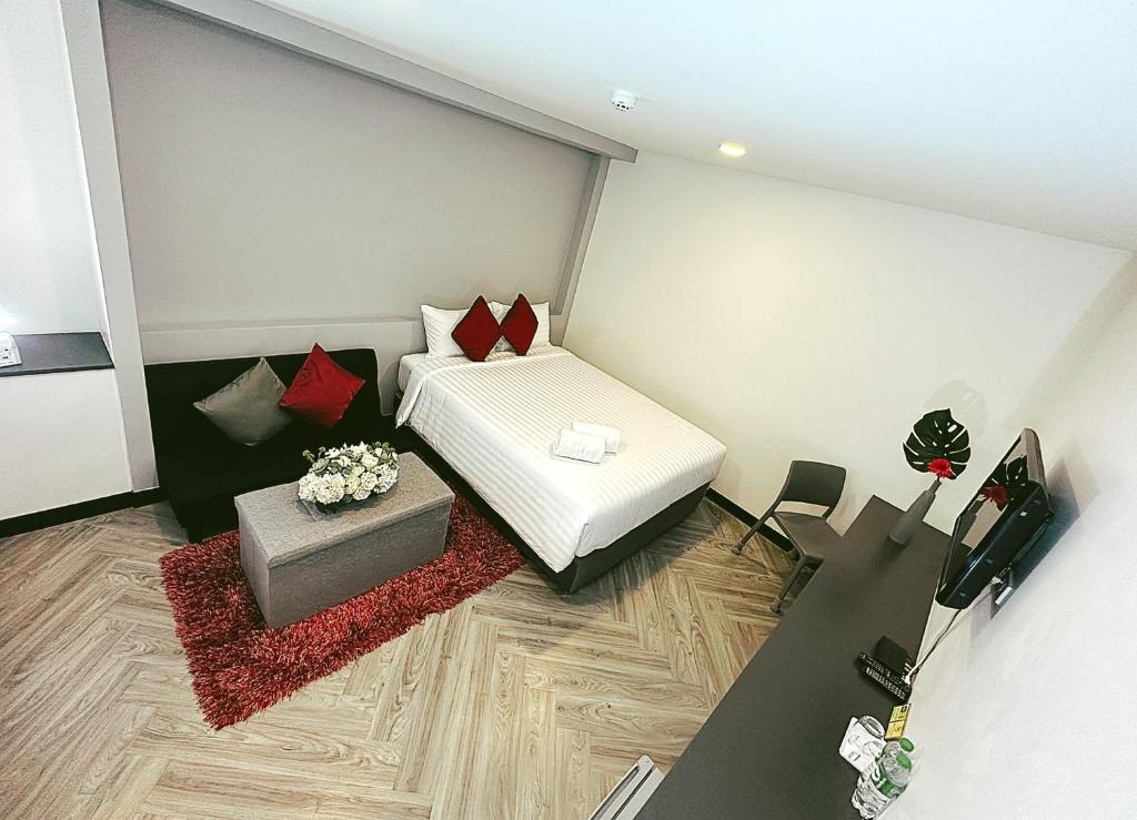 14 Sathorn hotel – No Parking