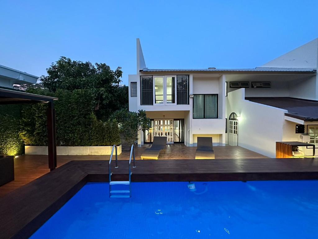 AiryVille Private Poolvilla Bangkok 4 bed near BTS