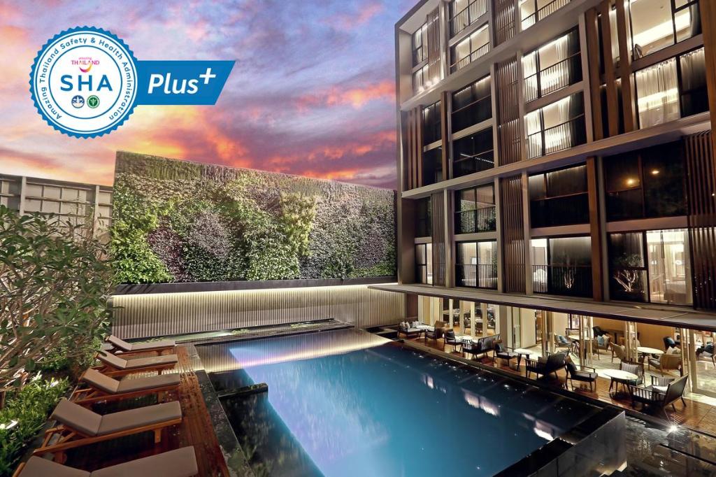 Arcadia Suites Ploenchit Bangkok