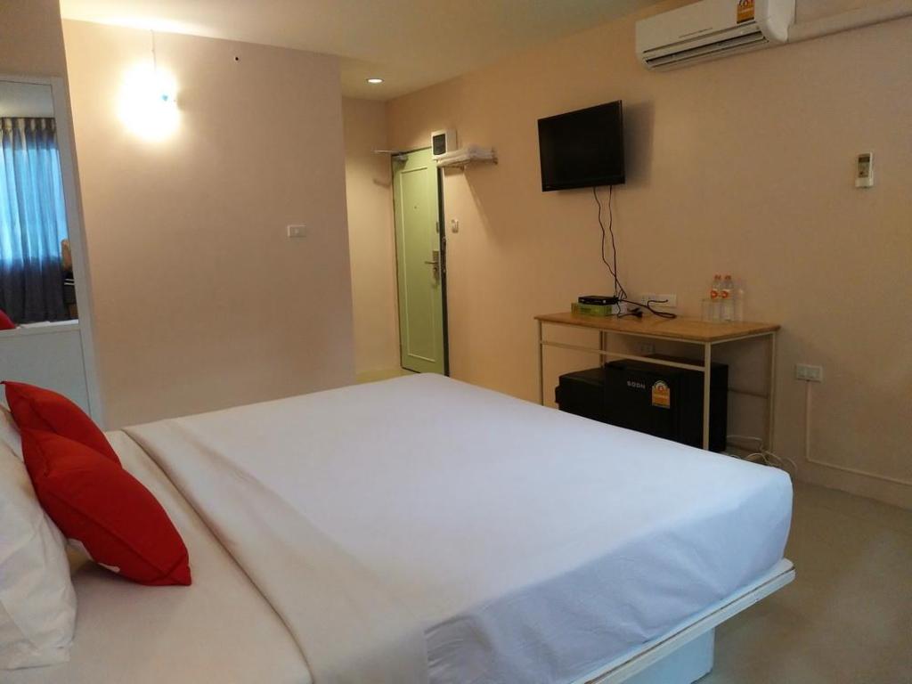 BIRD ROOM HOTEL – PRATUNAM