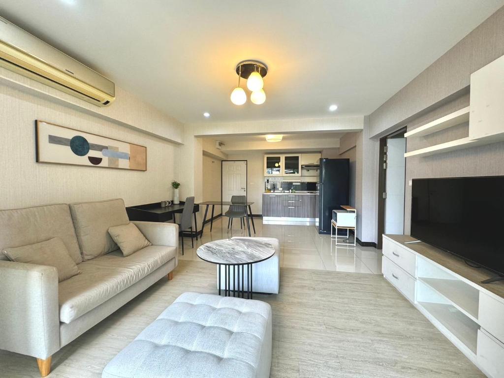 Baan Sabai Rama IV Apartment