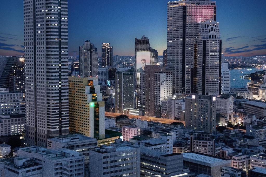 Holiday Inn Bangkok Silom