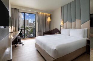 Holiday Inn Express Bangkok Sukhumvit 11 – Free Breakfast