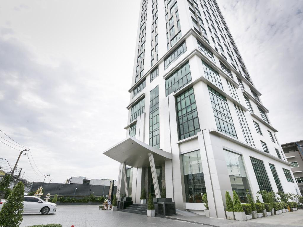 Lumen Bangkok Srinakarin