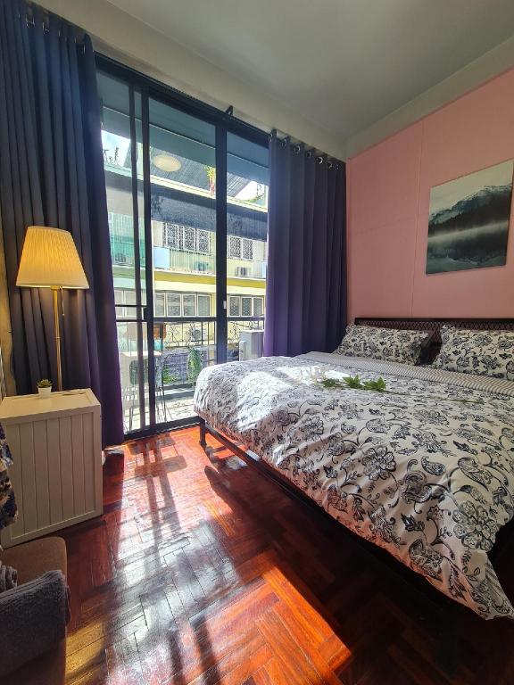 MEEMAW’S House Hostel