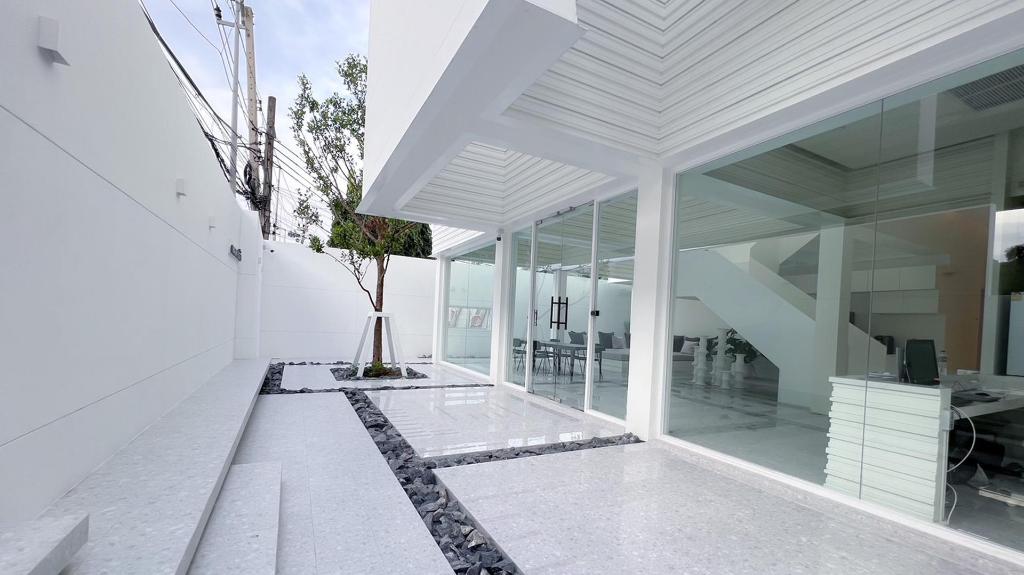 Matini Grand Station Hostel