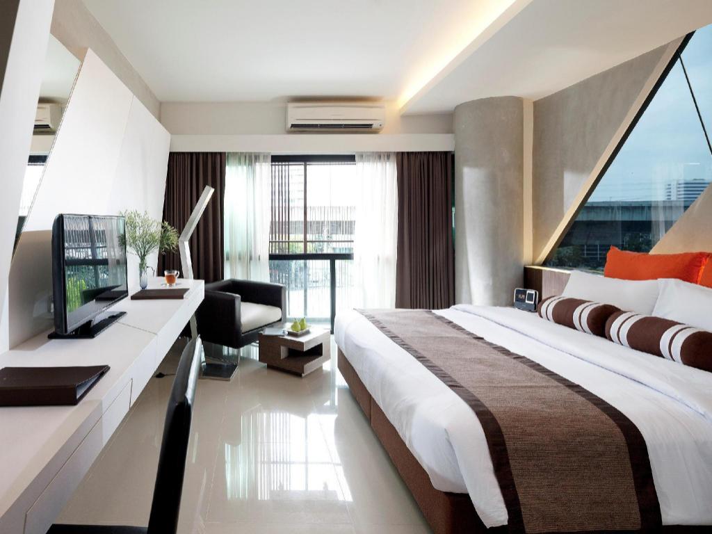 Nine Forty One Hotel