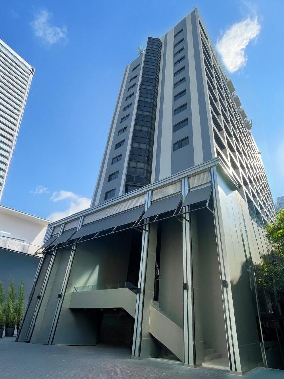 Pinnacle Lumpinee Park Hotel