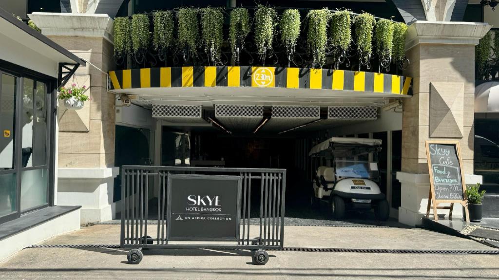 Skye Hotel Bangkok