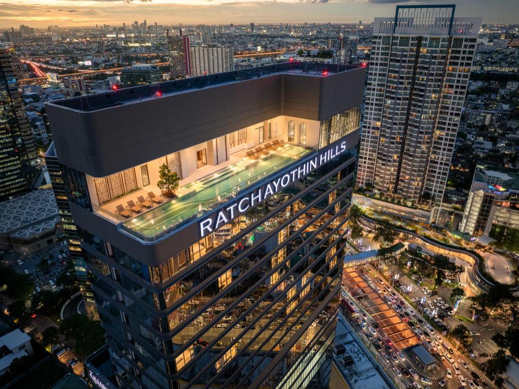 The Quarter Ratchayothin by UHG