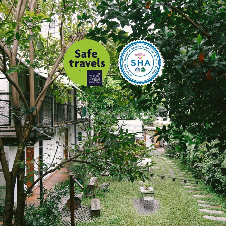 The Yard Hostel Bangkok