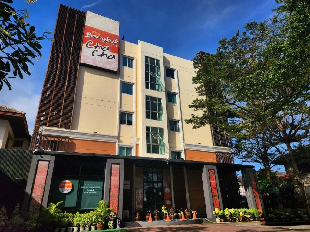 the bangkok cha cha suite