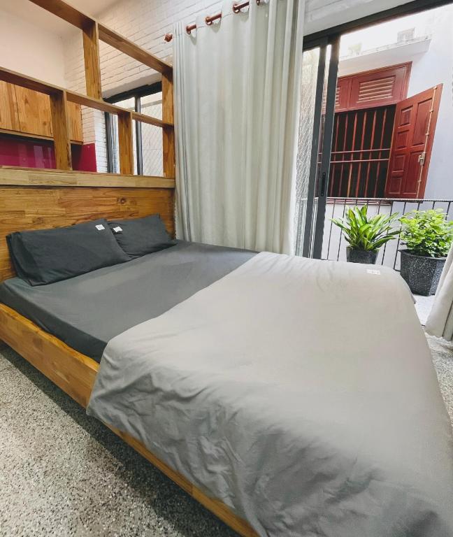 Ami Foreign Center Da Nang Vintage Room – Large Windows, Have balcony & Use Terrace