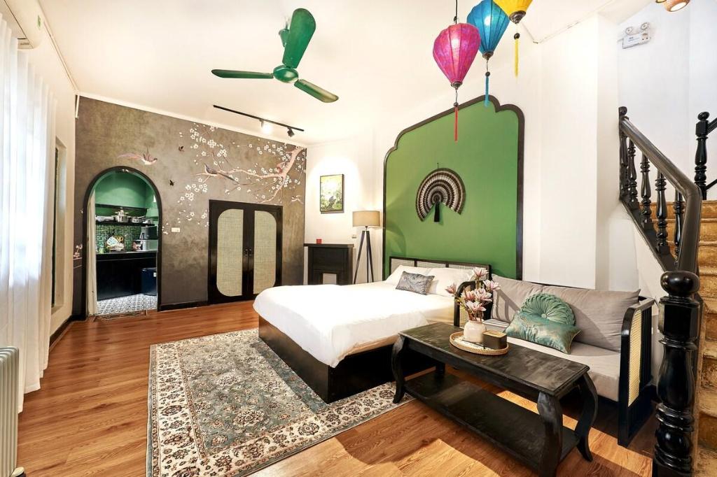 Ancient villa 108m2 duplex next to Hoan Kiem Lake