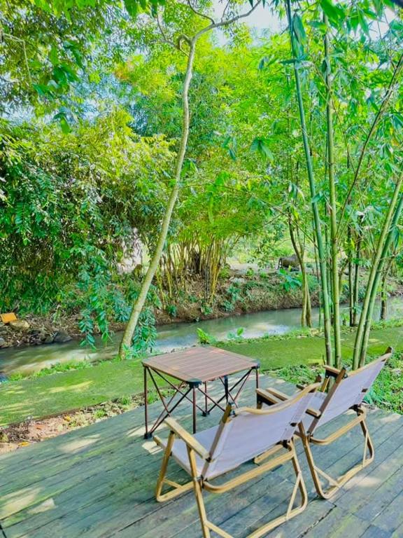 De Vong Riverside Homestay