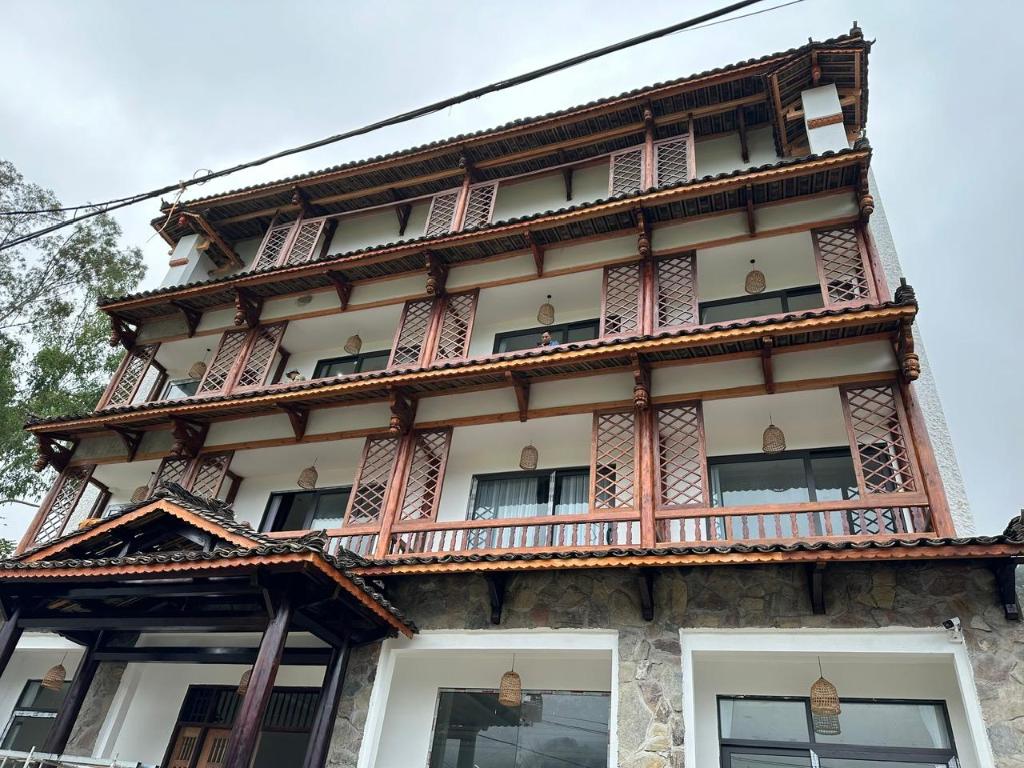 Dongvan Ville Du H’Mong Hotel