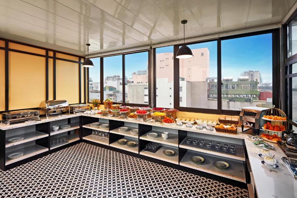 Eliana Premio Hotel Hanoi