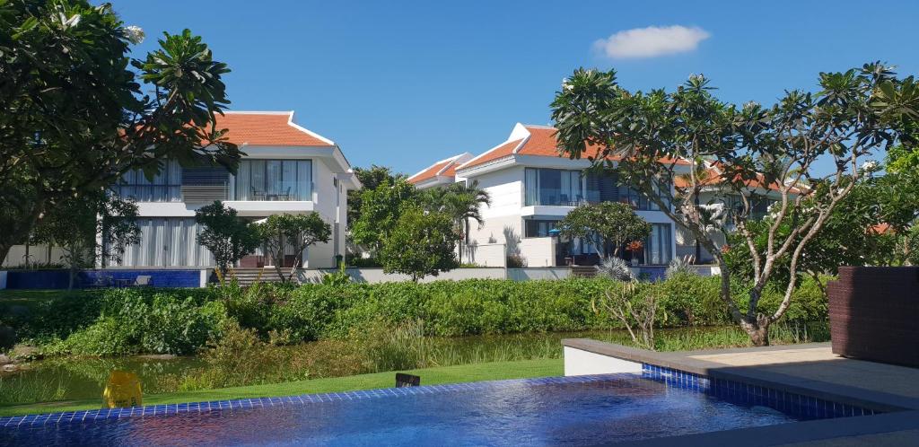 Emblem Sea 4 Bedroom Villas