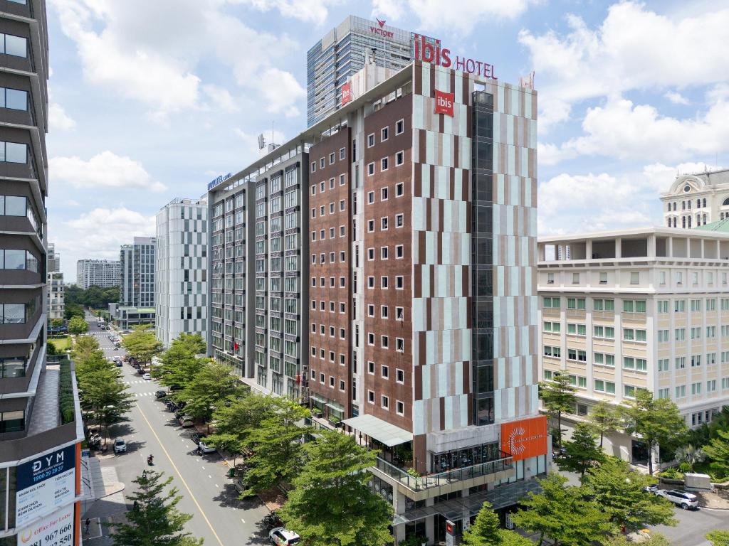 Ibis Saigon South Hotel