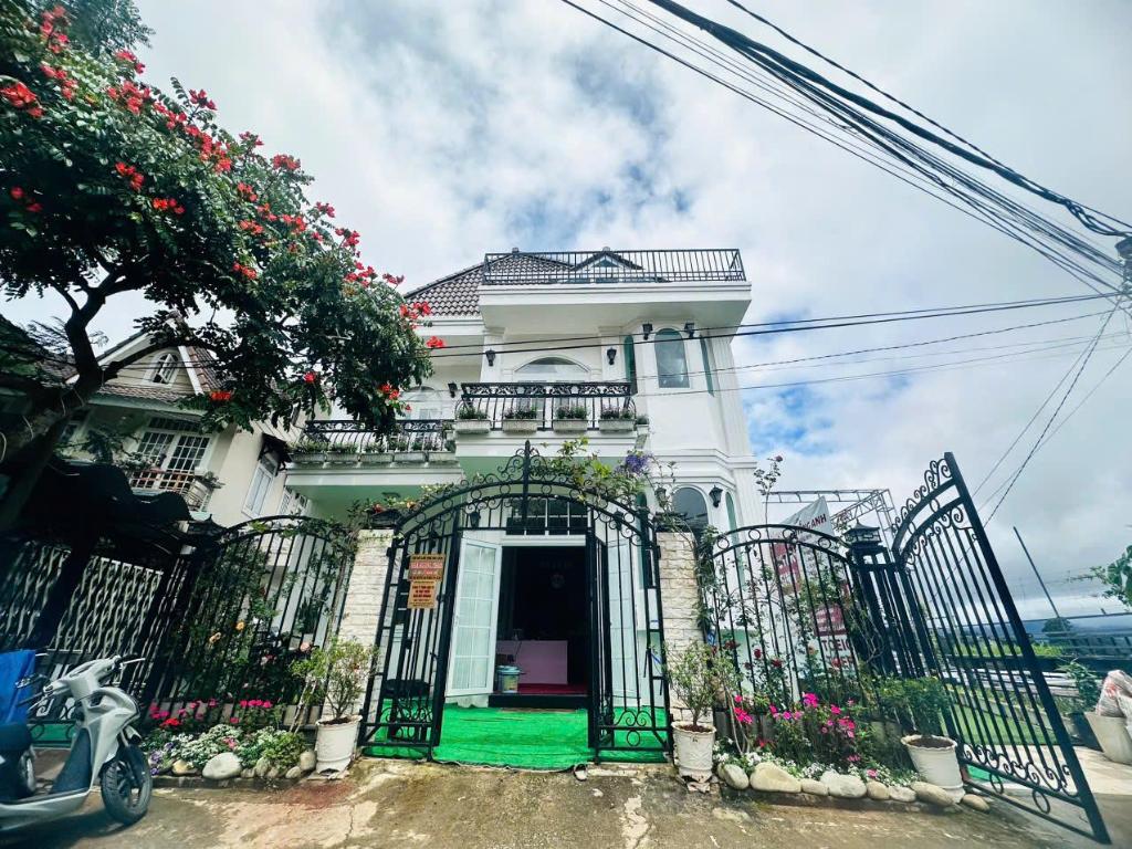 Infini – Rosemary Hương Thảo