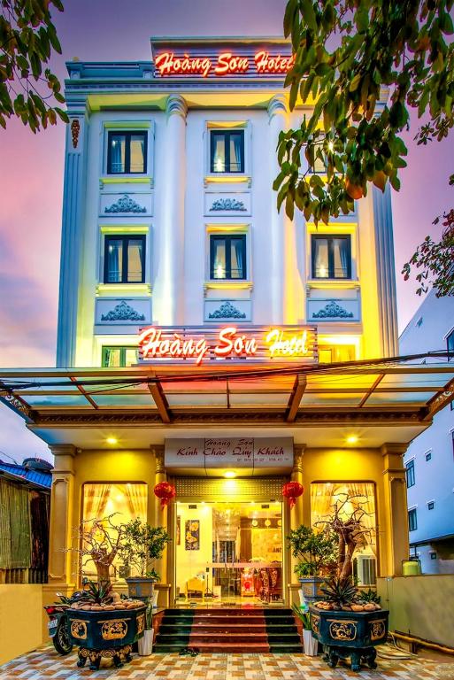 KHÁCH SẠN HOÀNG SƠN